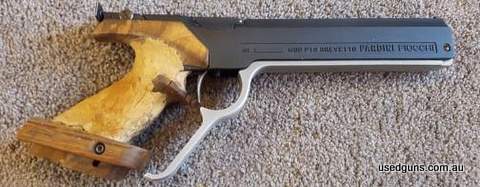 230833
