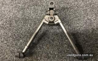 228100